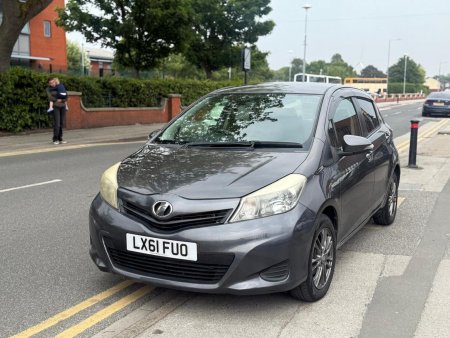TOYOTA VITZ